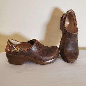 Ariat Hera Clogs Size 8M, 38.5 Eur, 5.5M UK - Like new!!